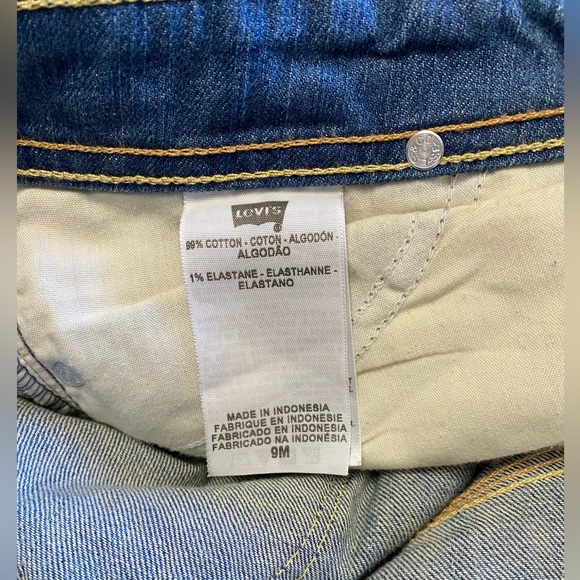 Levi’s Low Rise Flare Jeans - Picture 6 of 6